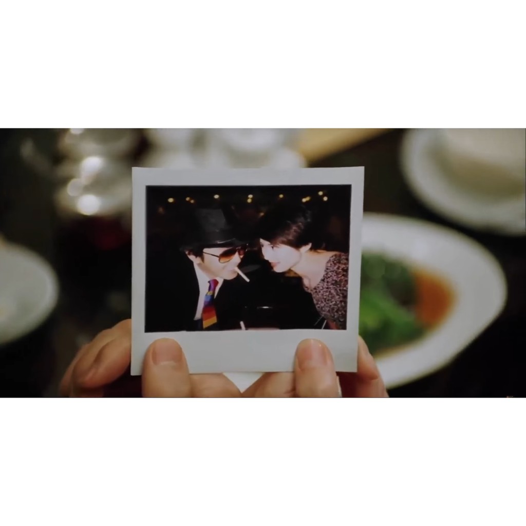 Máy ảnh cổ trong phim Châu Tinh Trì Polaroid Spectra