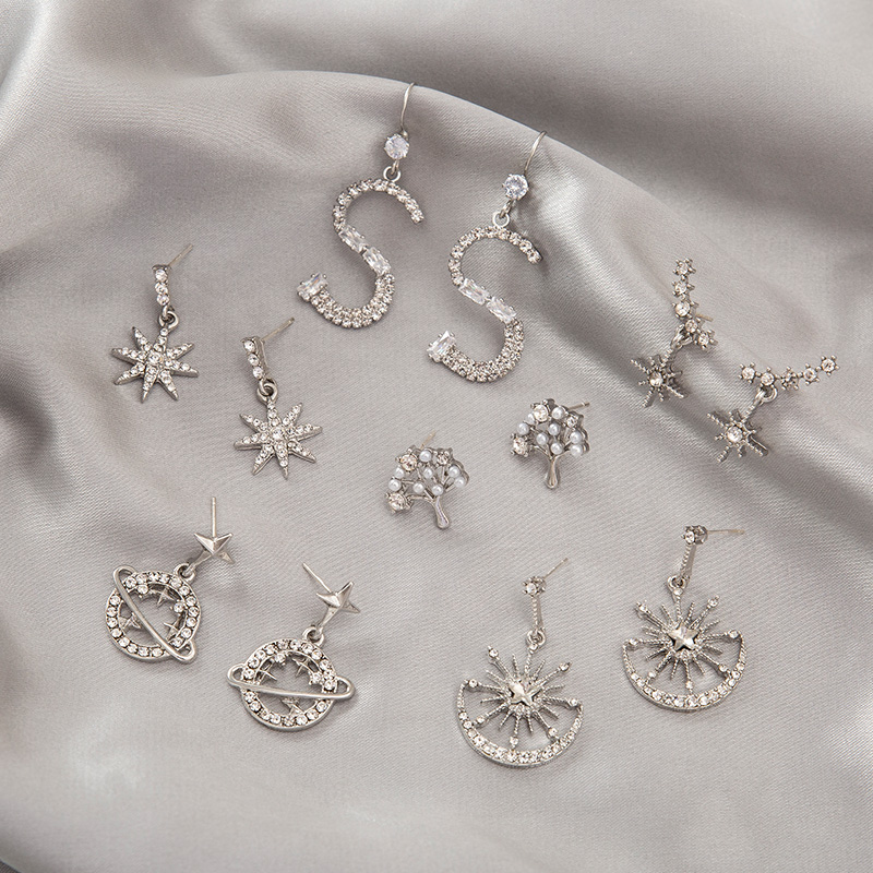 Khuyên tai đính kim cương nhân tạo mạ vàng đơn giản quý phái