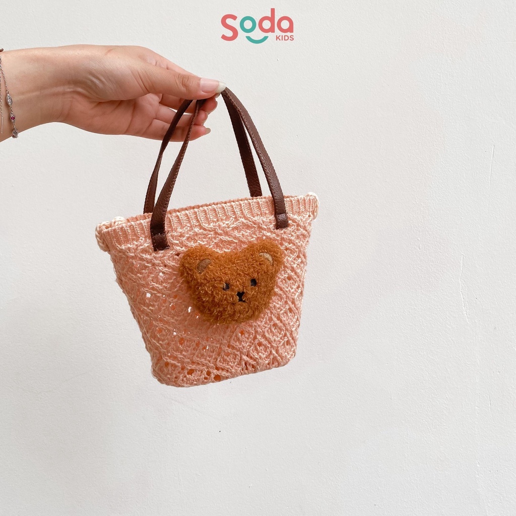 Túi giả cói cho bé SODA KIDS đính gấu kèm quai đeo chéo, phong cách Hàn Quốc