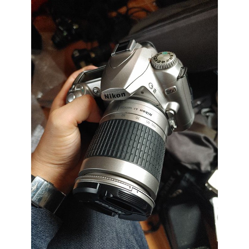 Nikon D50 - Máy Ảnh DSLR với Cảm Biến APS-C 6.1MP, Màn Hình LCD 2 inch