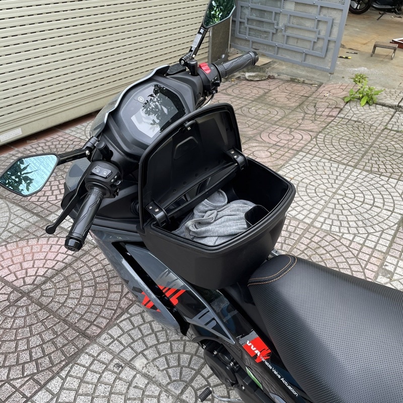 [Zin Cho EX155] Combo Thùng Giữa Givi (G11N/G12N) và Pát Gắn Cho Exciter 155 VVA - Bảo Hành 2 Năm