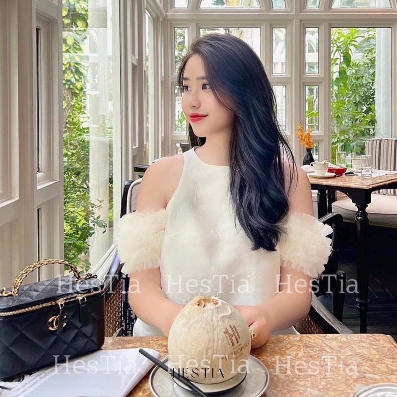 VÁY TARTA XUÔNG HỞ VAI TAY REN