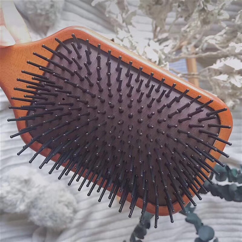 Lược chải tóc massage Aveda cán gỗ toàn diện tiện dụng