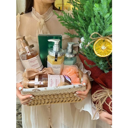 SỮA TẮM TRẮNG DA CÁCH HOA HỒNG DAMASK WEILAIYA-450ML ( CHAI ) | BigBuy360 - bigbuy360.vn