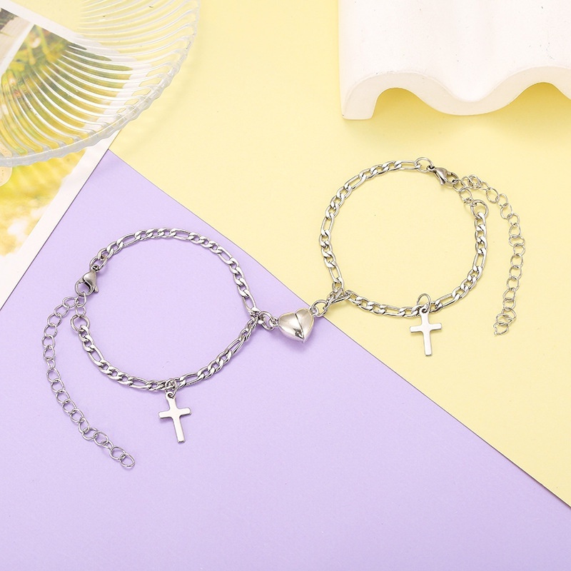 Set 2 vòng đeo tay thép không gỉ có nam châm ghép nối mặt hình thánh giá thời trang dành cho cặp đôi