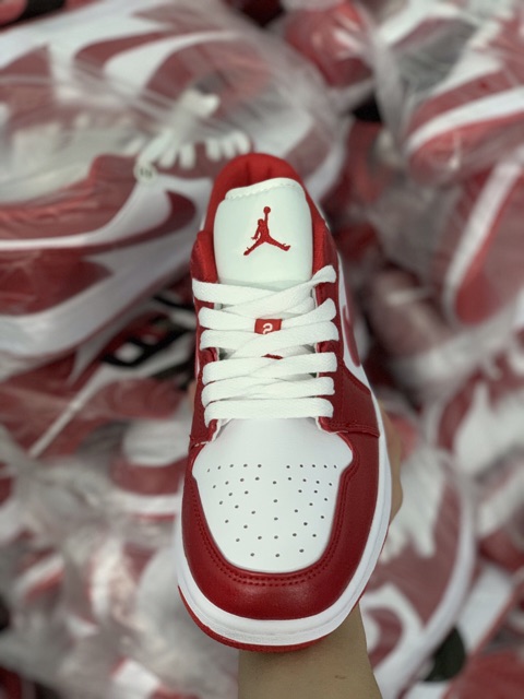 Ảnh thật chi tiết giày sneaker Jordan 1 thấp cổ | BigBuy360 - bigbuy360.vn