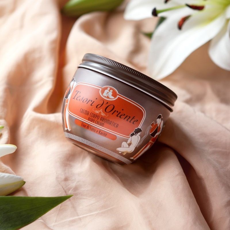 Kem dưỡng thể hoa sen Tesori D' Oriente Lotus Flower 300ml