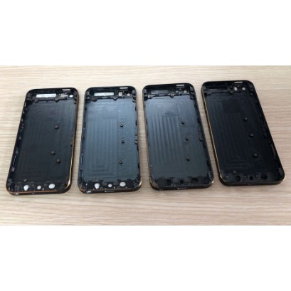 Vỏ Iphone 5 Màu Đen Viền Vàng