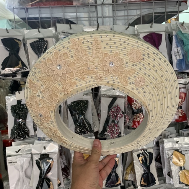 Khăn Đống cô dâu phụ kiện cưới Giang khăn Đống 25 tầng kết ren đính đá kèm chấm kim tuyến