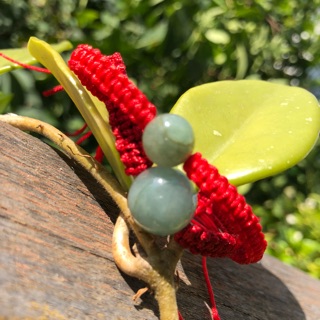 Vòng tay tết dây đỏ hạt cẩm thạch cho mẹ và bé