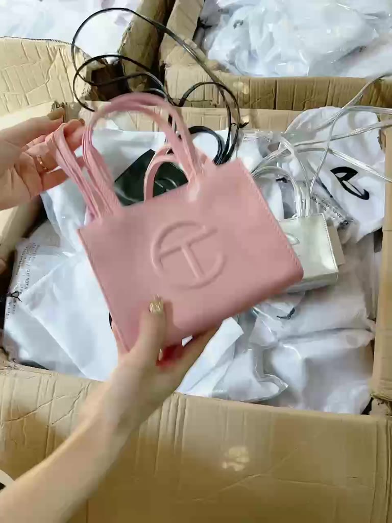 Túi TF mẫu mới hót nhất 2023 size 17 kèm dây đeo chéo chuẩn bản đẹp | BigBuy360 - bigbuy360.vn