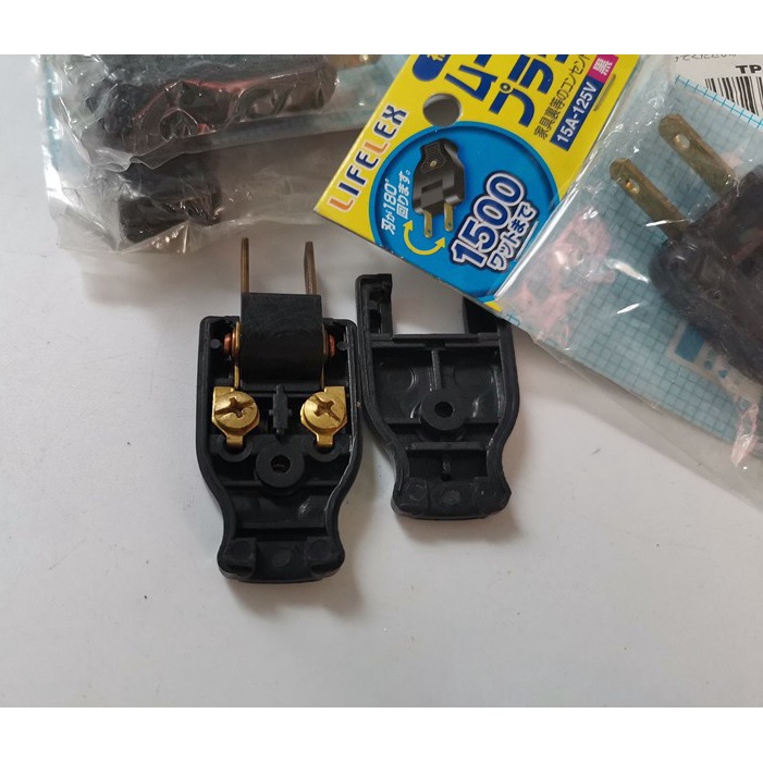 Phích cắm điện chân dẹt gật gù 90 độ xuất nhật loại 1, chịu tải 100V - 1500W / 220V - 2500W