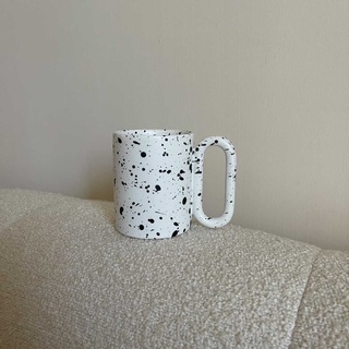 Cốc sứ Handmade Cruved Handle Mug-Speckled /Cốc sứ vẩy đen trứng cút Essential Homewares