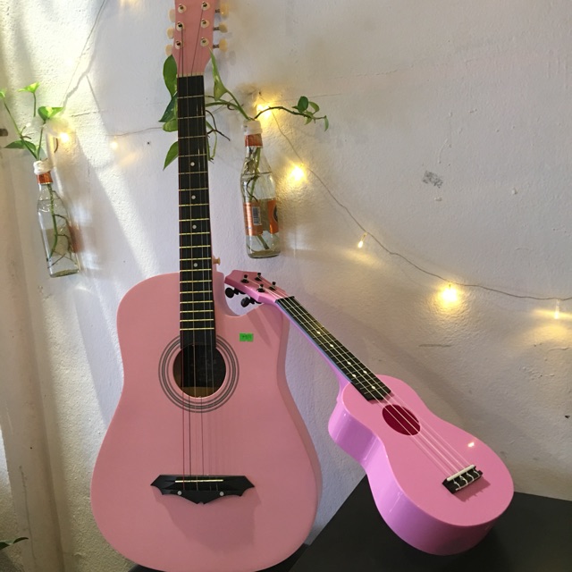 Đàn guitar dáng khuyết