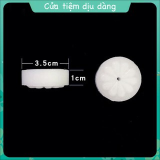 Sáp vuốt chỉ thêu (giúp chỉ không bị xù và rối)