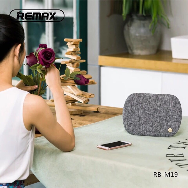 Loa vải Bluetooth để bàn Remax RB-M19