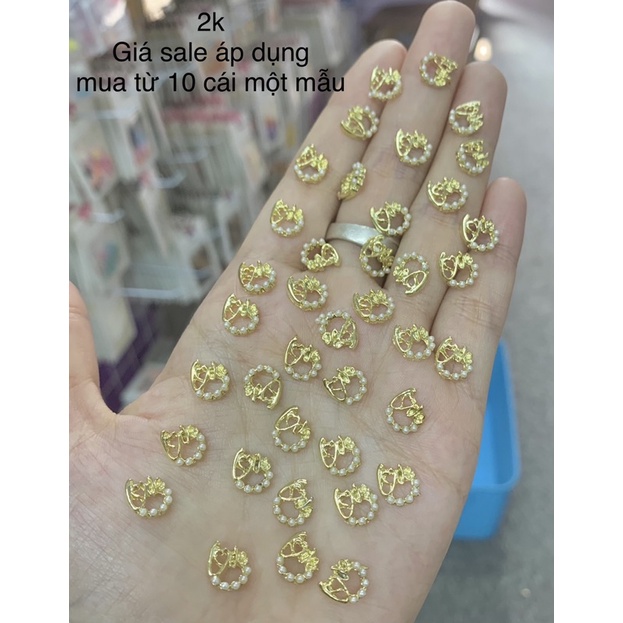 Cham hình đính móng