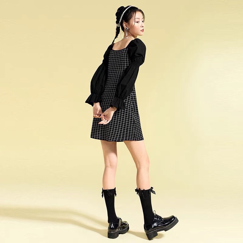 Đầm len sọc đen Peacebird