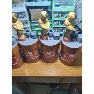 Bình đựng rót rượuu chú tiểu