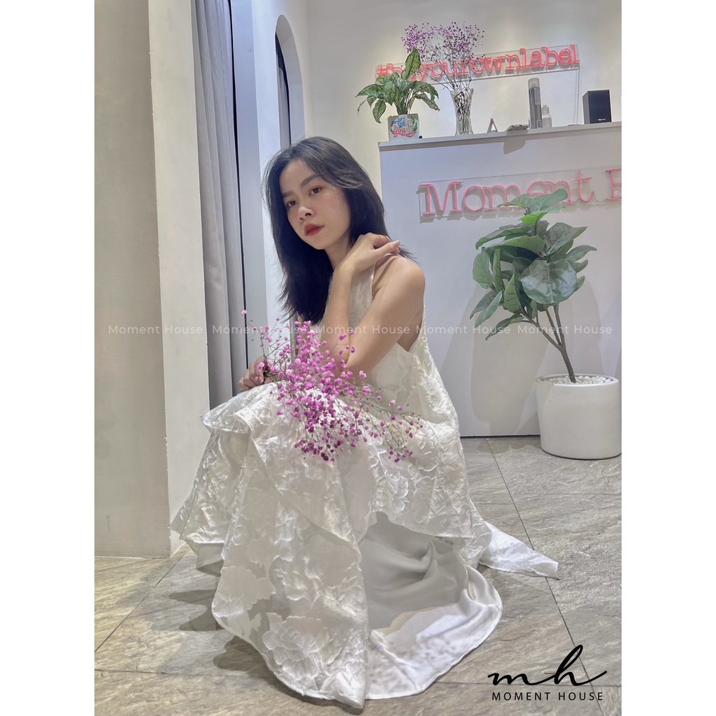 STORM DRESS, đầm yếm họa tiết hoa nổi, phối voan lụa mặc bồng bềnh rất đẹp,hàng thiết kế,freesize dưới 60kg | BigBuy360 - bigbuy360.vn