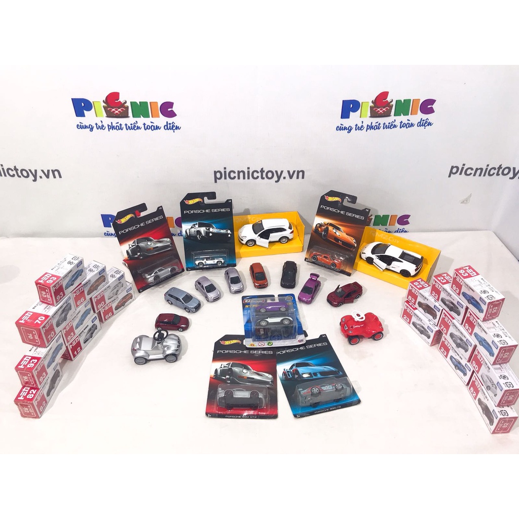 Takara Tomy - Xe đồ chơi Tomyca - Nissan March