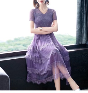 Đầm ren cổ V dập ly cao cấp