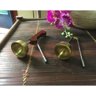 Khánh dây cỡ lớn - khánh cán gỗ tụng 1 tay lớn
