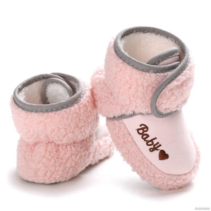 Giày boot đệm lông ấm áp kiểu dáng xinh xắn cho các bé
