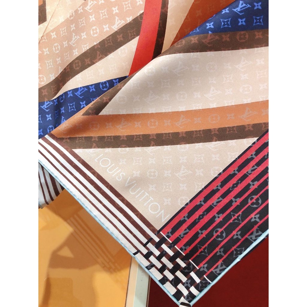 Khăn Choàng Cổ Vuông Bằng Lụa In Chữ Nhiều Màu Sắc Thời Trang Cho Nữ