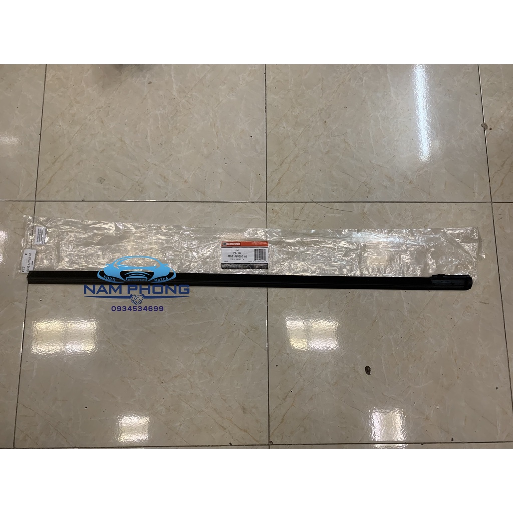 Nẹp ngoài chân kính Focus 05-12 bên lái LH bên phụ RH - 4M51A20563AJ / 4M51A20562AJ / 4M51A25604AK / 4M51A25605AK