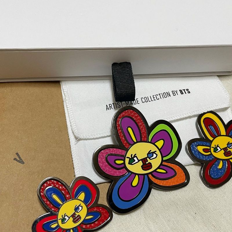 BY BTS - V ] SET PIN CÀI ÁO, MŨ, GIÀY, BALO, TÚI XÁCH |  BROOCH SET BY V (official)