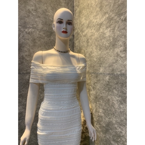 Váy ren mềm trễ vai ôm body siêu sang chảnh