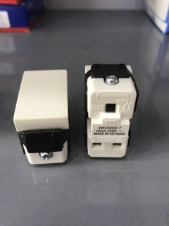 Hạt công tắc , ổ cắm Panasonic Wide ( hạt to)