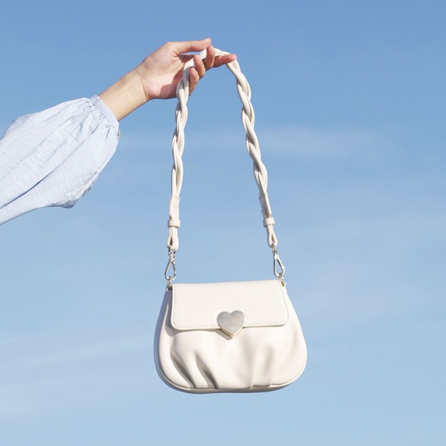 Túi xách da mềm đeo vai có khóa hình trái tim thời trang sành điệu cho nữ