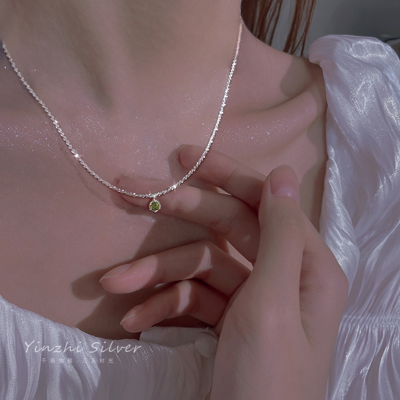 Vòng cổ Mặt Ngọc Lục Bảo Đơn Giản Cho Nữ