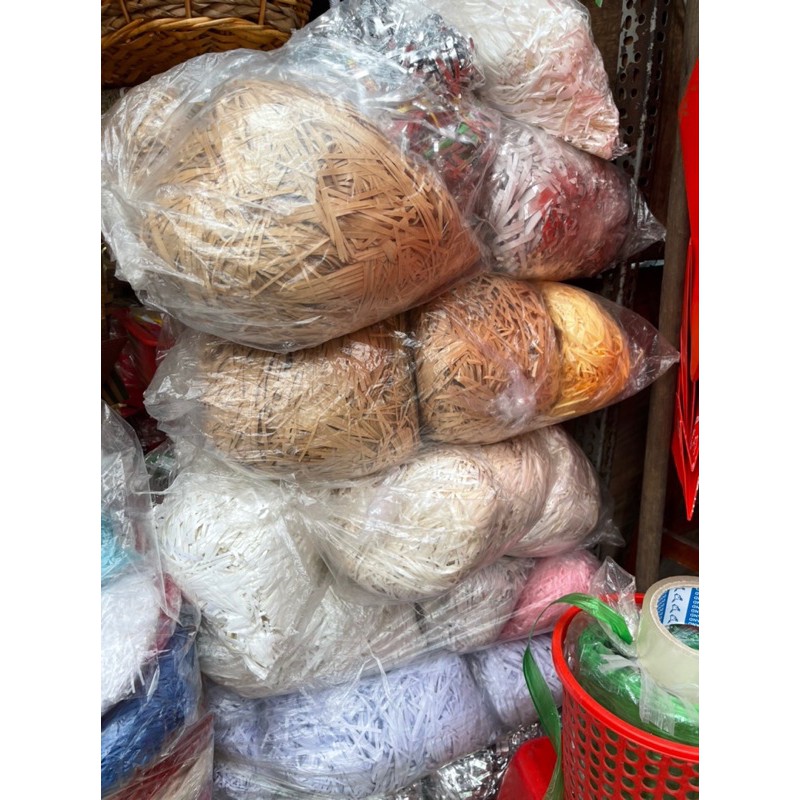 Giấy rối, giấy vụn, giấy rơm lót giỏ quà [ bịch 1 kg ] | BigBuy360 - bigbuy360.vn