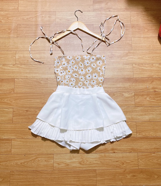 Áo 2 dây phối viền cổ_áo dây body nhún | BigBuy360 - bigbuy360.vn