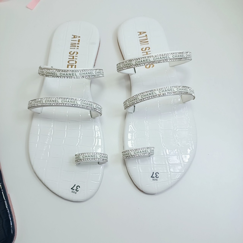 Dép kiểu nữ xỏ ngón đính đá chữ  đi biển xinh xắn dễ thương phong cách sang chánh mã DXNchu