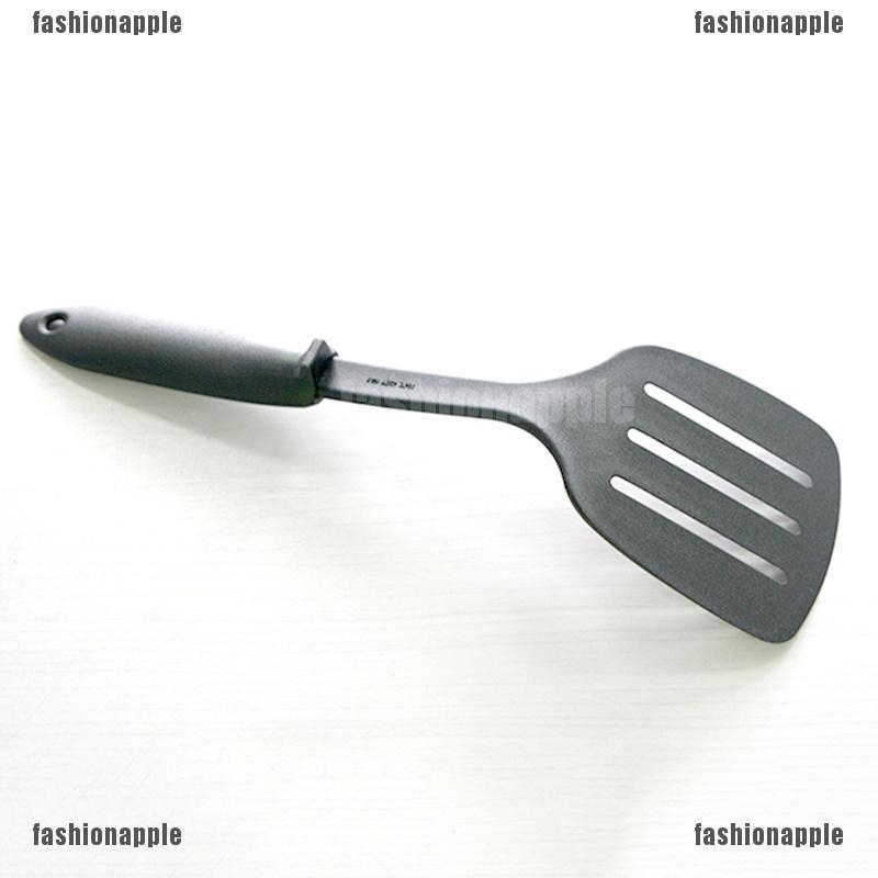 Xẻng có rãnh chịu nhiệt dùng trong nấu ăn