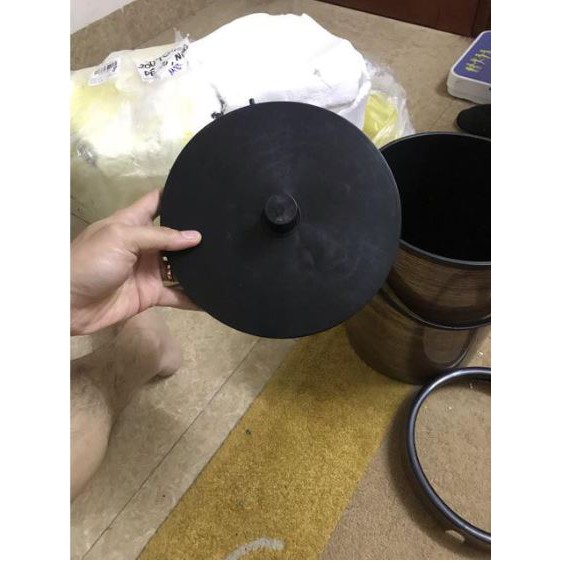 Thùng rác vân gỗ nắp lật thông minh.
