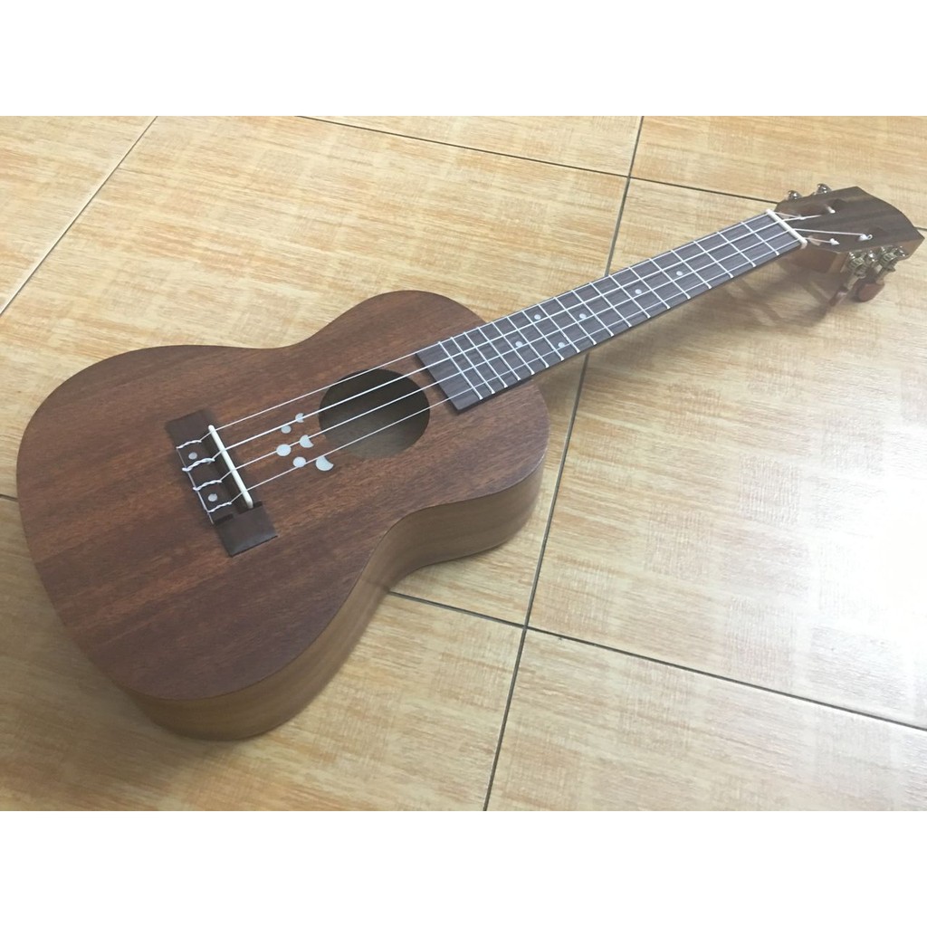 Đàn Ukulele concert gỗ Chấm tròn giữa full phụ kiện kèm theo
