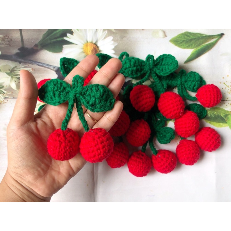 Móc khoá cherry bằng len