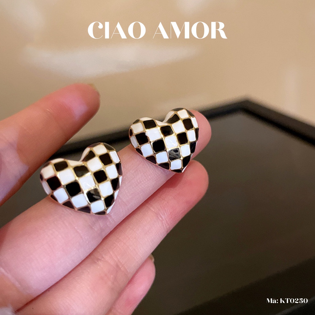 KT0250-Khuyên tai nữ, Bông tai ngắn trái tim hoạ tiết ô đan Trang sức Ciao Amor