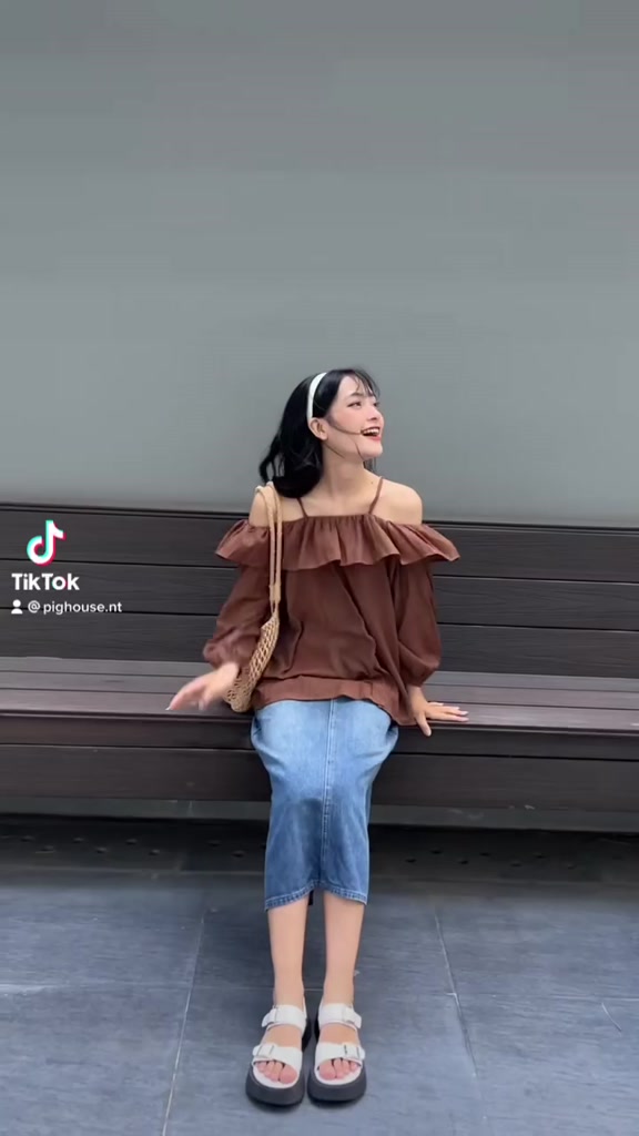 Áo kiểu trễ vai viền bèo xẻ chất đũi đẹp form xinh ( Ảnh thật ) | BigBuy360 - bigbuy360.vn
