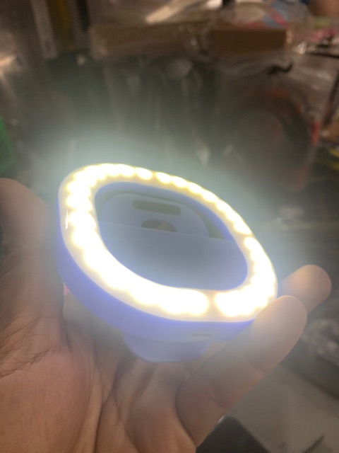 Đèn led kẹp hỗ trợ chụp hình hàng cty