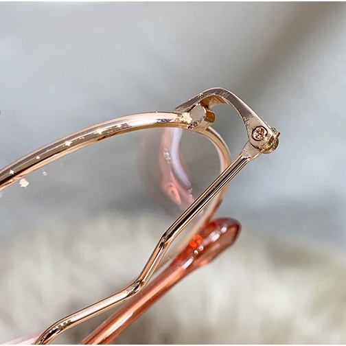 Mắt Kính Chống Bức Xạ Và Ánh Sáng Xanh Dành Cho Nam Và Nữ