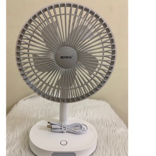 Quạt tích điện mini hãng km f0326 cao 25cm đường kính lồng 20cm