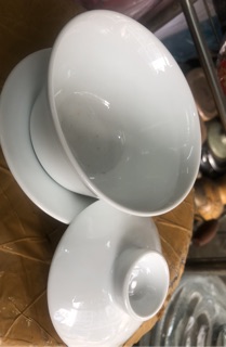 Chum trà bằng sứ