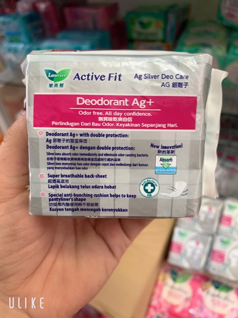 Băng vệ sinh phân tử bạc Laurier Active Fit (18 miếng/gói)