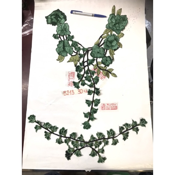 Bộ cổ và tay thêu